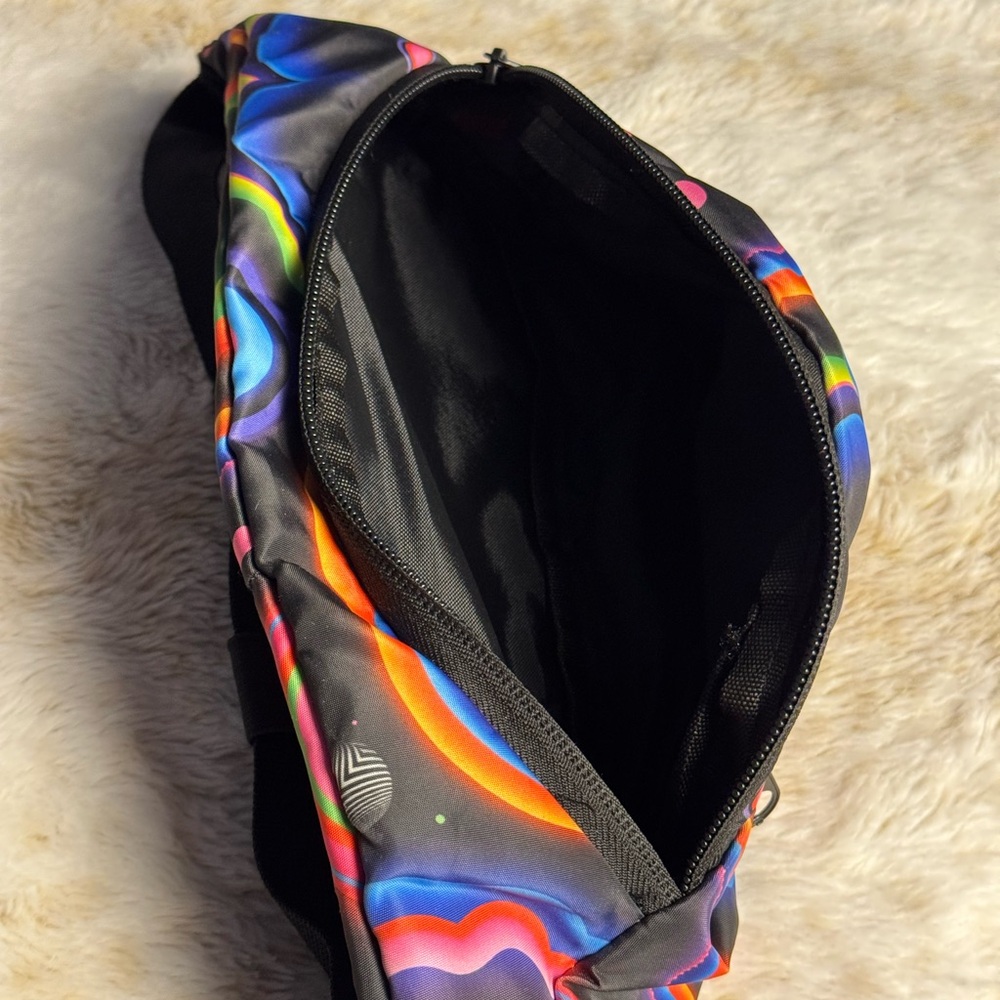 EDC Colorful Patterned Fanny Pack - Picture 3 of 4